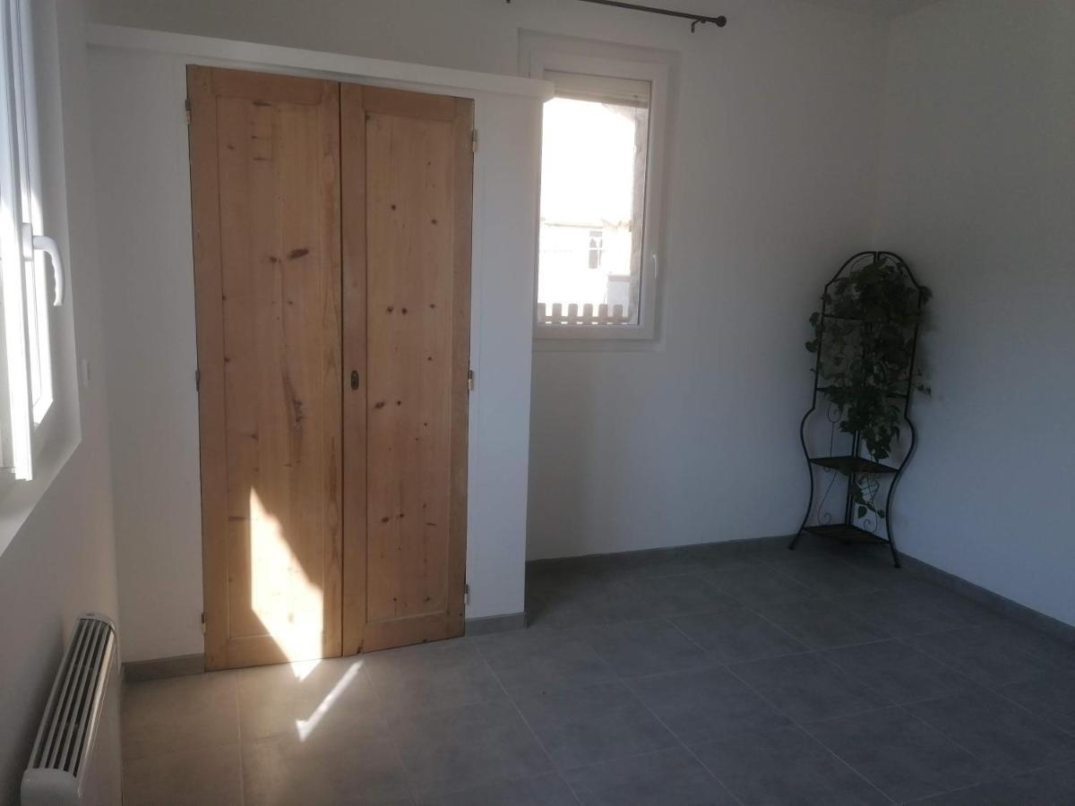 Appartement Dans Partie De Mas En Camargue Arles Bagian luar foto
